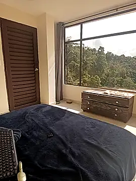 Snapshot of Scarlet_Aura chatting on December 2025 07:19:02 PM Scarlet Aura online show from December 2025 07:19:02 PM