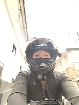 Snapshot of Scarlet_Aura chatting on October 2025 05:23:01 PM Scarlet Aura online show from October 2025 05:23:01 PM