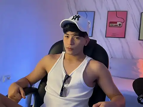 Snapshot of David_Nova chatting on November 2025 02:44:01 PM David Nova online show from November 2025 02:44:01 PM