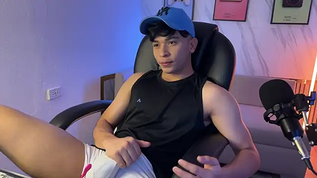 Snapshot of David_Nova chatting on November 2025 12:04:02 PM David Nova online show from November 2025 12:04:02 PM