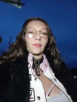 Lucy colee online show from April 2026 11:22:01 PM