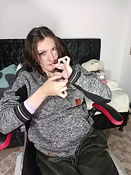 Lucy colee online show from February 2026 01:33:02 PM