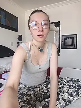 Lucy colee online show from December 2025 02:15:02 PM