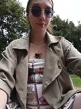 Lucy colee online show from February 2026 05:22:01 PM