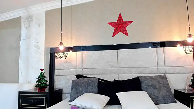 RousseWalker online show from December 2025 03:00:02 PM