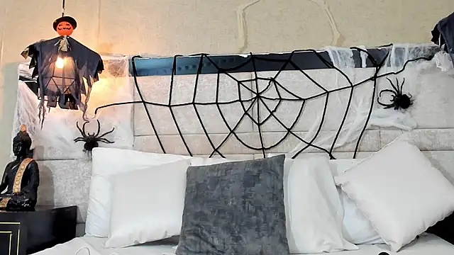 RousseWalker online show from October 2025 01:12:02 PM