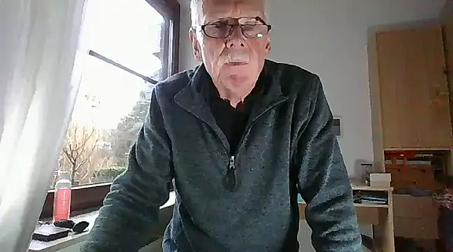 Snapshot of super-snoopy chatting on January 2025 09:26:02 AM super-snoopy online show from January 2025 09:26:02 AM