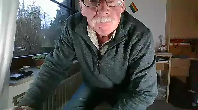 Snapshot of super-snoopy chatting on December 2024 03:00:02 PM super-snoopy online show from December 2024 03:00:02 PM