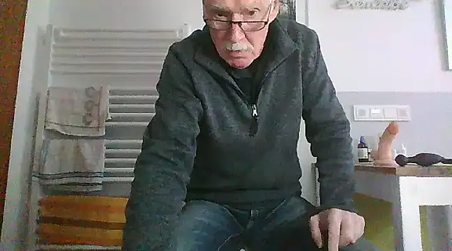 Snapshot of super-snoopy chatting on January 2025 09:40:02 AM super-snoopy online show from January 2025 09:40:02 AM