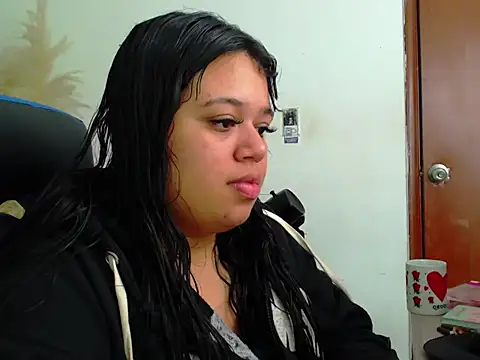 Snapshot of oliviia_cute chatting on October 2025 04:33:01 AM oliviia cute online show from October 2025 04:33:01 AM