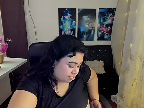 Snapshot of oliviia_cute chatting on November 2025 05:12:01 AM oliviia cute online show from November 2025 05:12:01 AM