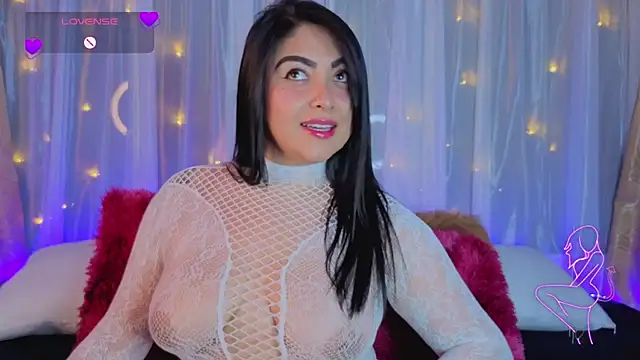 Victoria Jonhss online show from December 2025 12:05:01 AM