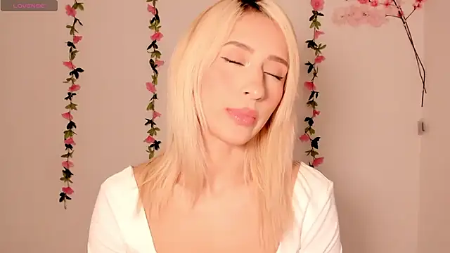 Ashleyroys 111 online show from March 2026 04:45:01 PM