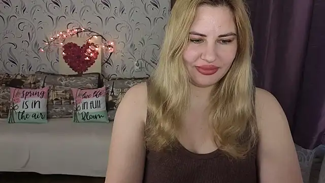 Snapshot of Passion-Blondy chatting on June 2026 05:39:02 PM Passion-Blondy online show from June 2026 05:39:02 PM