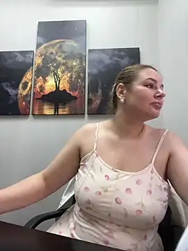 Snapshot of Passion-Blondy chatting on June 2026 08:47:01 AM Passion-Blondy online show from June 2026 08:47:01 AM