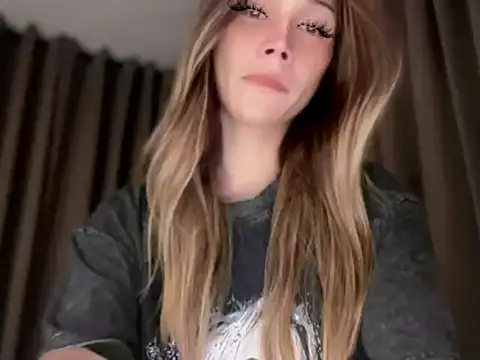 CallMeLerren online show from April 2026 07:50:01 PM