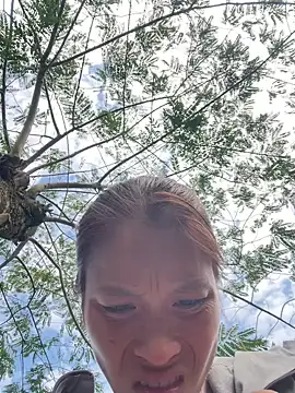 hi-hi-zz online show from November 2025 05:44:02 AM