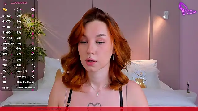 Snapshot of ClaireMathis chatting on October 2025 03:32:02 PM ClaireMathis online show from October 2025 03:32:02 PM