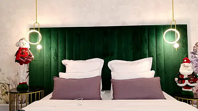 Snapshot of ClaireMathis chatting on December 2025 02:48:01 PM ClaireMathis online show from December 2025 02:48:01 PM