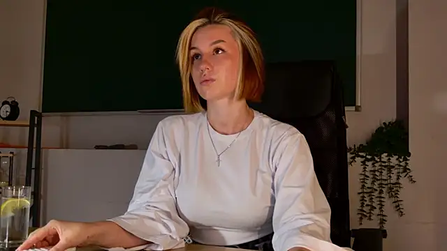 ClaireMathis online show from July 2026 02:46:02 PM