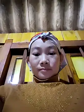 Snapshot of gio-thu chatting on December 2025 04:24:01 AM gio-thu online show from December 2025 04:24:01 AM