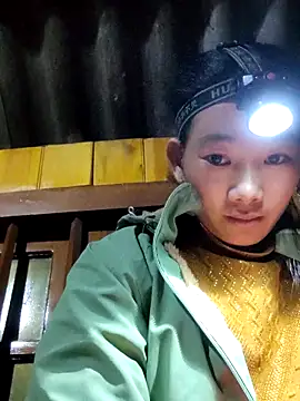 Snapshot of gio-thu chatting on November 2025 02:05:01 PM gio-thu online show from November 2025 02:05:01 PM