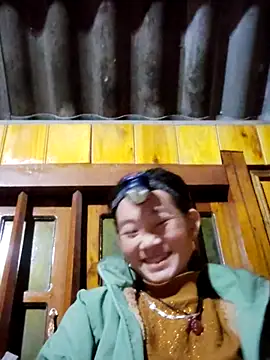 Snapshot of gio-thu chatting on December 2025 11:55:01 AM gio-thu online show from December 2025 11:55:01 AM