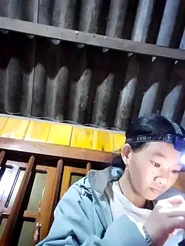 Snapshot of gio-thu chatting on November 2025 06:11:01 PM gio-thu online show from November 2025 06:11:01 PM