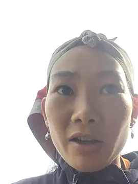 Snapshot of gio-thu chatting on November 2025 05:56:01 AM gio-thu online show from November 2025 05:56:01 AM