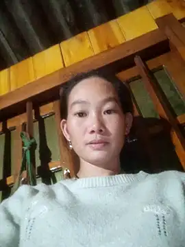 Snapshot of gio-thu chatting on October 2025 02:28:02 PM gio-thu online show from October 2025 02:28:02 PM