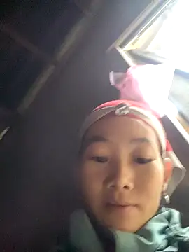 Snapshot of gio-thu chatting on November 2025 12:16:01 AM gio-thu online show from November 2025 12:16:01 AM