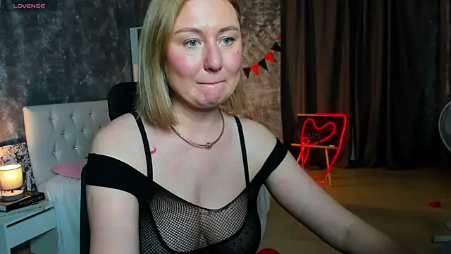 scent  of woman online show from November 2025 01:32:02 AM