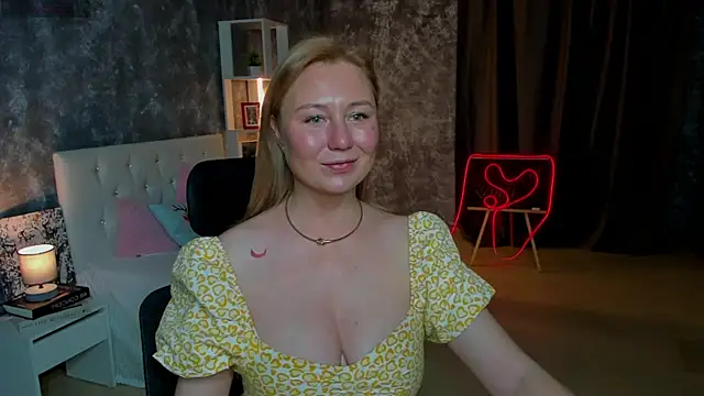 scent  of woman online show from October 2025 01:36:01 AM