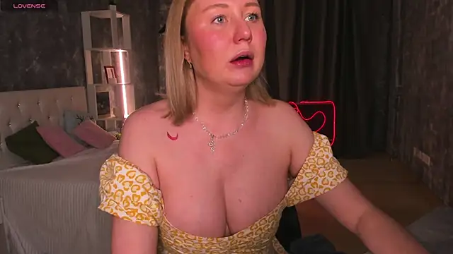 scent  of woman online show from December 2025 01:32:02 AM