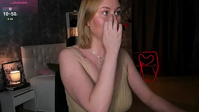 scent  of woman online show from November 2025 01:50:02 AM