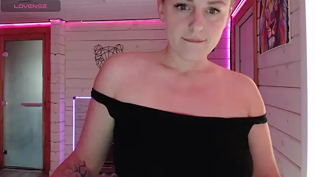 CandyBunie online show from February 2026 04:08:01 AM
