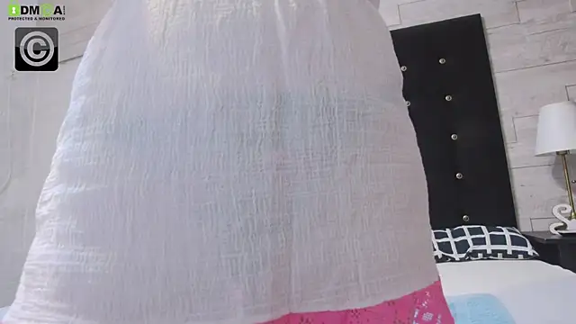 Ella Lizzie online show from October 2025 04:09:01 PM