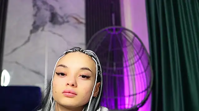 RachelRavee online show from October 2025 05:18:02 AM