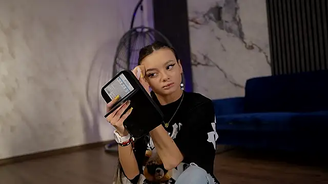 RachelRavee online show from April 2026 04:15:01 AM