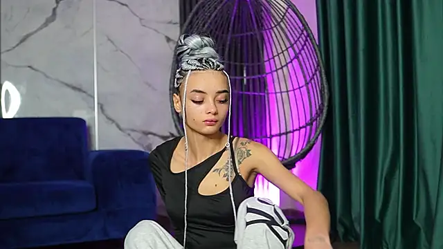 RachelRavee online show from October 2025 05:19:02 AM