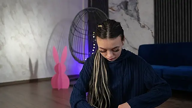 RachelRavee online show from April 2026 04:47:02 AM