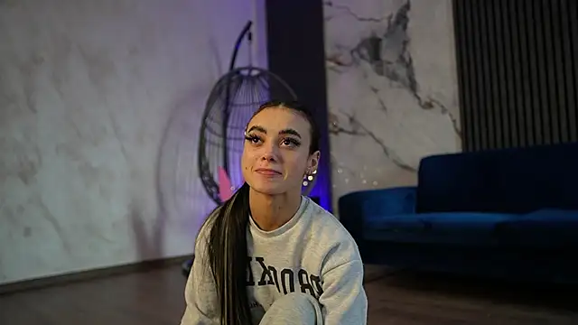 RachelRavee online show from April 2026 04:27:02 AM