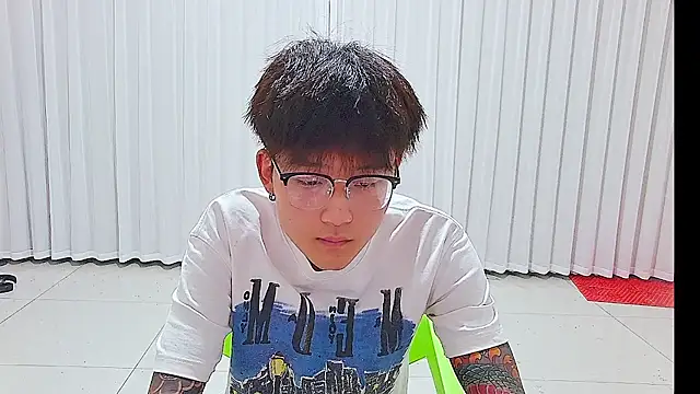 Snapshot of KK-cuteboy chatting on July 2026 11:30:01 AM KK-cuteboy online show from July 2026 11:30:01 AM