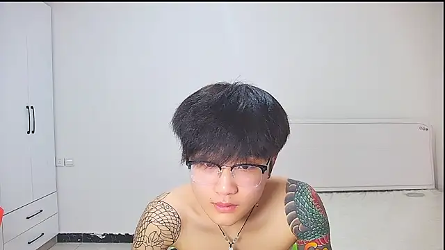 KK-cuteboy online show from May 2026 12:25:01 PM