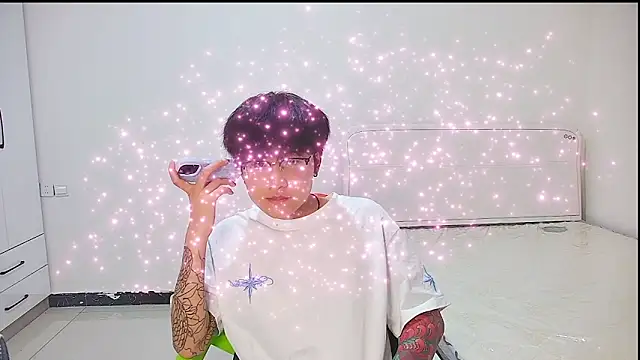 KK-cuteboy online show from May 2026 12:35:01 PM
