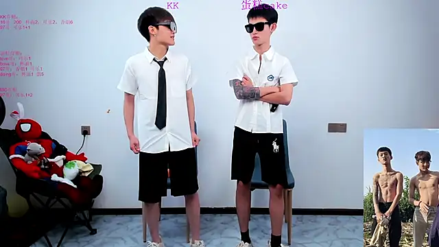 Snapshot of KK-cuteboy chatting on October 2025 11:42:02 AM KK-cuteboy online show from October 2025 11:42:02 AM