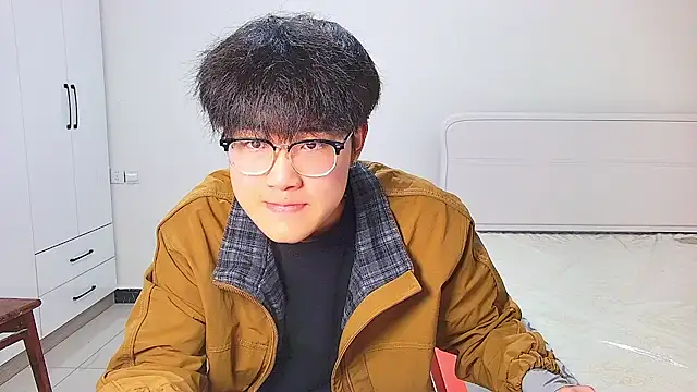 KK-cuteboy online show from May 2026 12:30:01 PM