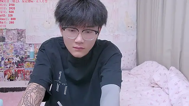 KK-cuteboy online show from May 2026 11:47:02 AM