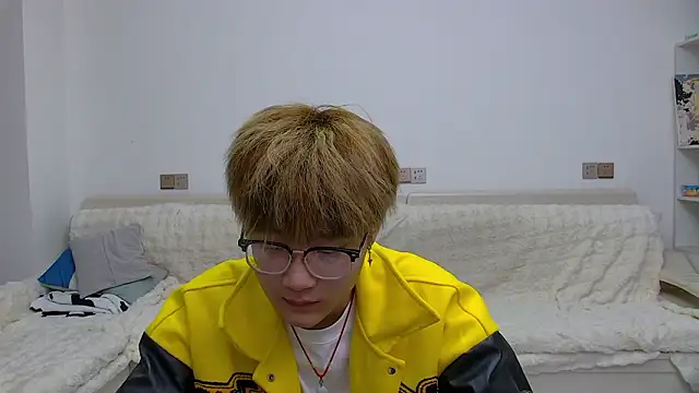 KK-cuteboy online show from February 2026 11:17:01 AM