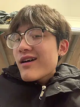 Snapshot of KK-cuteboy chatting on November 2025 10:04:01 AM KK-cuteboy online show from November 2025 10:04:01 AM